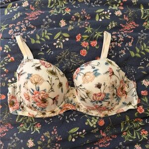 Victoria’s Secret Dream Angels Floral Bra